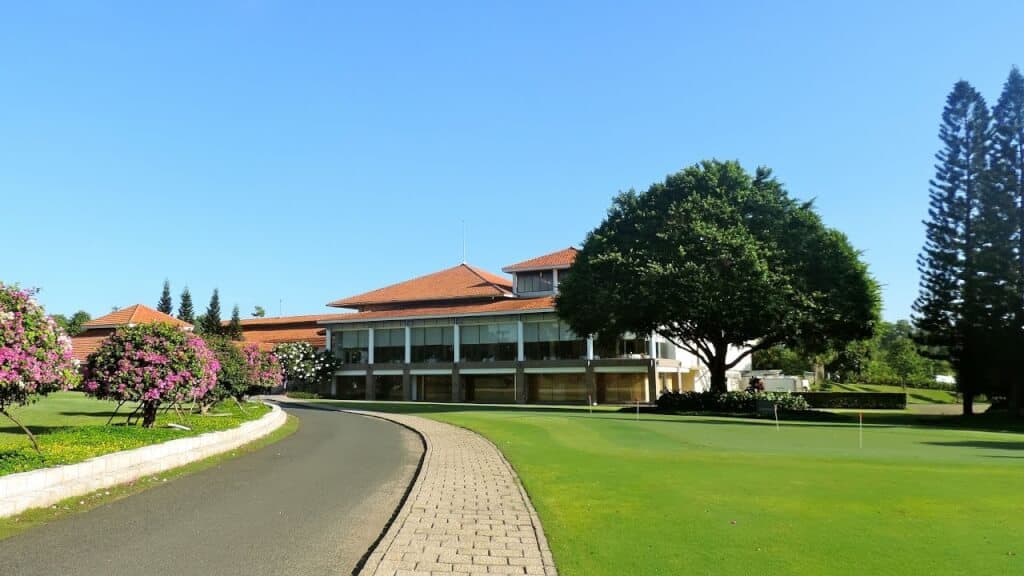 - Top 7 Sân Golf Đẹp Và Đáng Chơi Nhất Ở Tp. Hồ Chí Minh