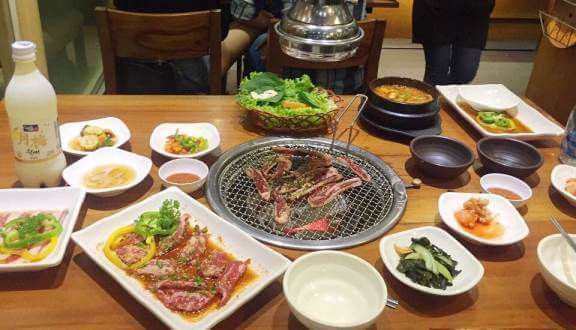 - Đi Tìm Top 05 Nhà Hàng Phong Cách Hàn Quốc Đặc Trưng Tại Sài Gòn