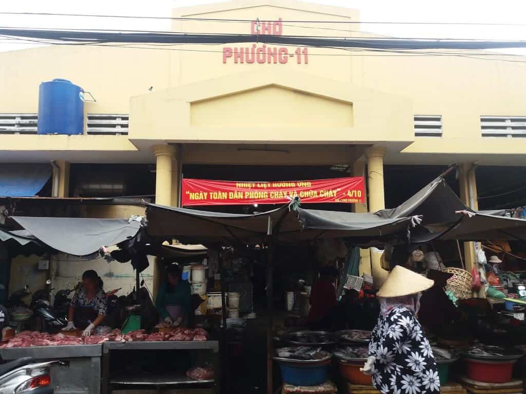 - Top 5 Khu Chợ Ở Sài Gòn Được Mệnh Danh Là Thiên Đường Ẩm Thực