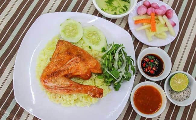 Cơm gà món ăn đặc sản Đà Nẵng