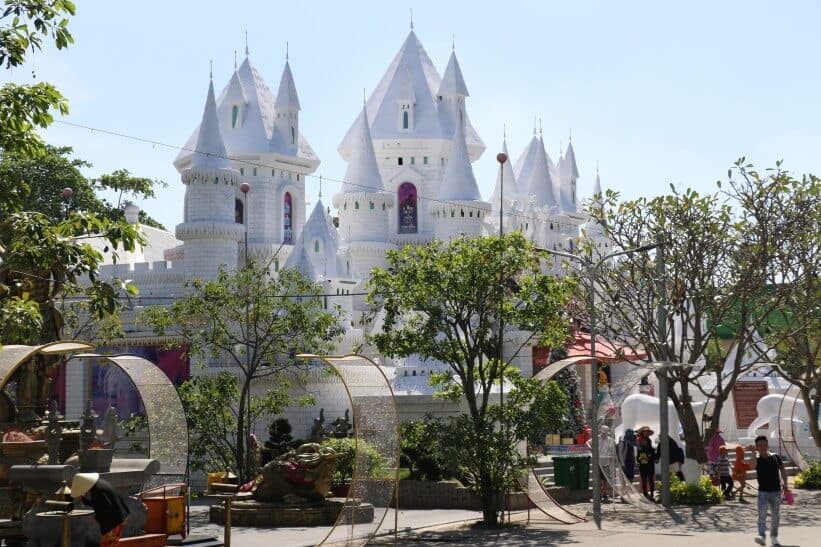- Top 5 Most Famous Amusement Parks in the city. Ho Chi Minh
