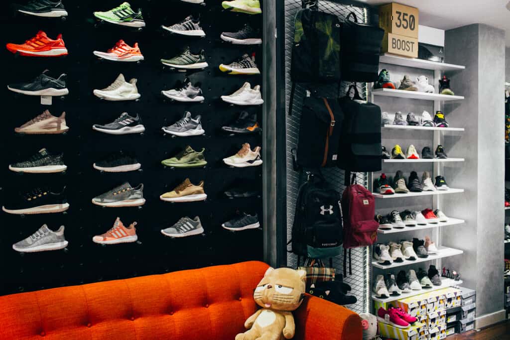 - Top 8 Shop Bán Sneaker Chất Lừ TP. Hồ Chí Minh