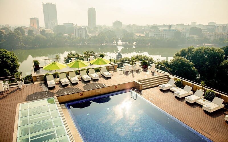 - Top 5 Khách Sạn Có Bể Bơi Sang Chảnh Tại Hà Nội