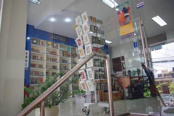 - Top 10 Nhà Sách Nổi Tiếng Ở Thành Phố Hồ Chí Minh