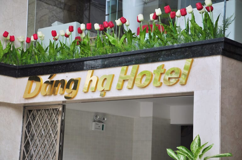 - Top 5 Khách Sạn 2 Sao Đẹp, Giá Rẻ Gần Biển Mỹ Khê Tại Đà Nẵng