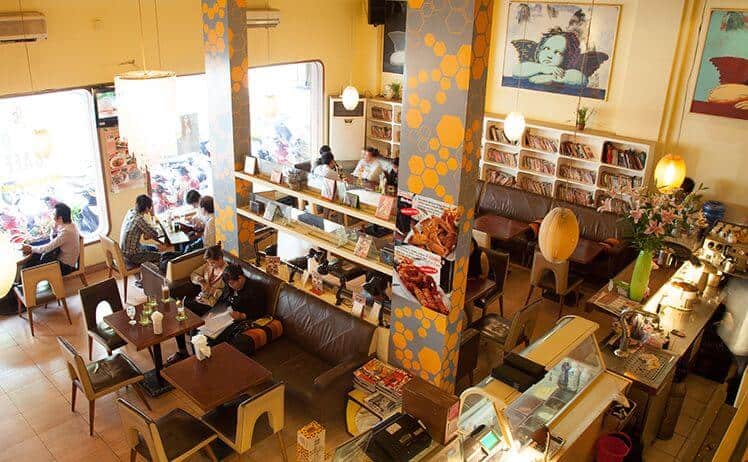 - Top 7 Nhà Sách Nổi Tiếng Có Thiết Kế Hiện Đại, Bắt Mắt Ở TP Hồ Chí Minh