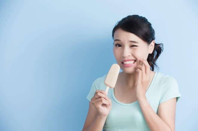 Các loại kem đánh răng cho răng nhạy cảm vì thế thường sử dụng các hoạt chất có tác dụng củng cố men răng, tăng cường bảo vệ lớp ngà