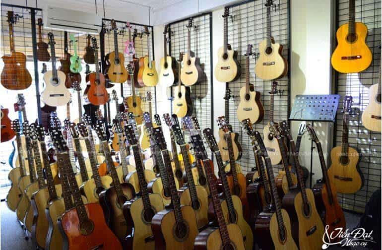 cửa hàng bán đàn guitar
