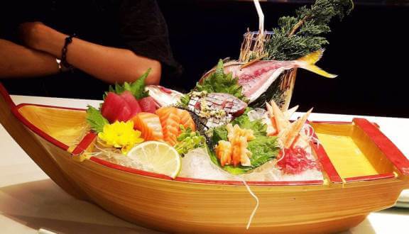 - Top 5 Nhà Hàng Sushi Ngon Được Yêu Thích Nhất Tại TP HCM
