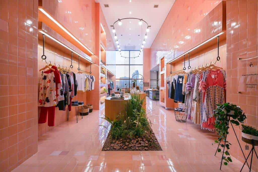 - Top 20 Beautiful and Impressive Fashion Shop Interior Designs
