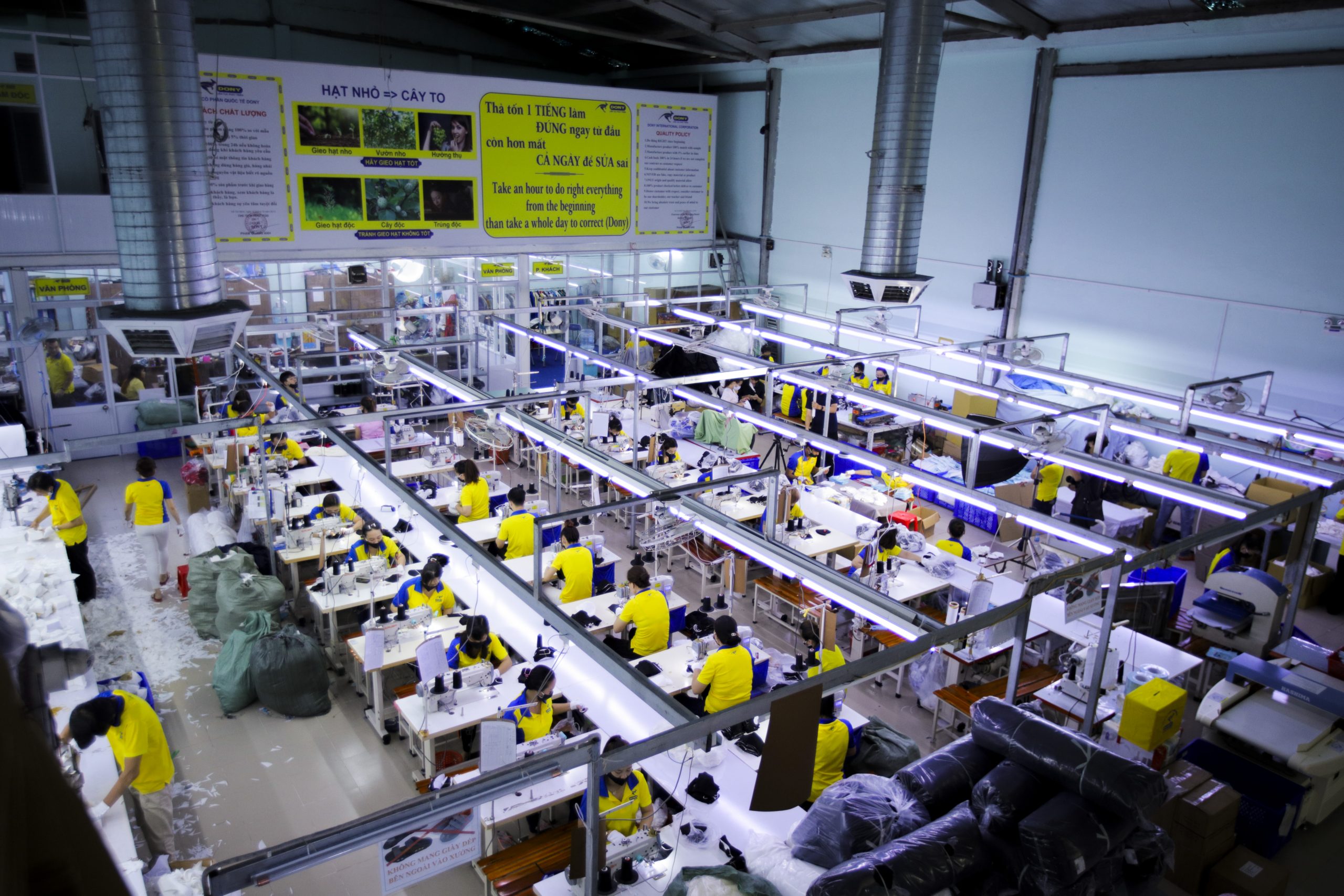 Nhà máy may mặc Dony được thiết kế theo quy trình ISO13485:2016, 14001:2015, 9001:2005