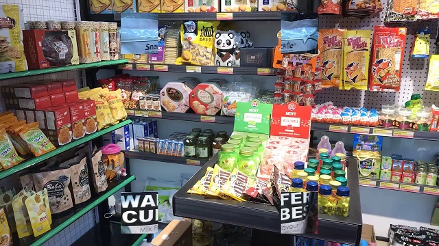 Cửa hàng bánh kẹo Omely - Candy & Snack Shop