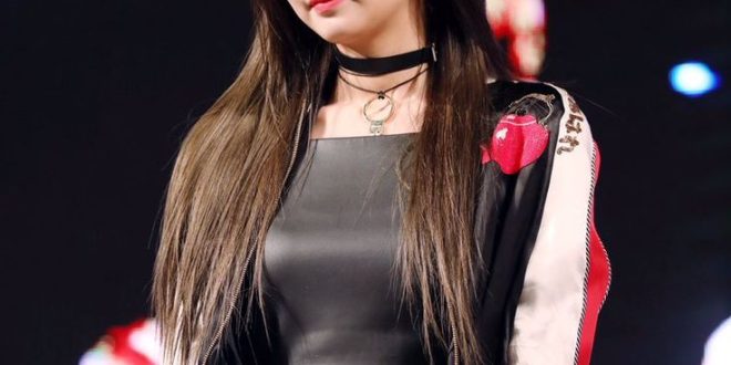 - Top đầu bảng xếp hạng giá trị thương hiệu Idol Hàn Quốc 12/2022: Jennie Blackpink