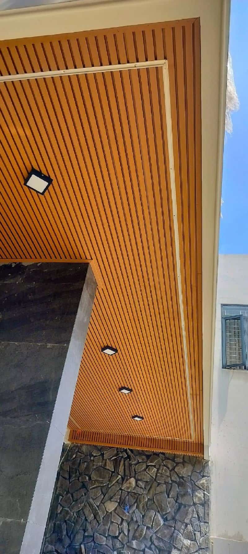 Hình ảnh công trình hoàn thiện lam sóng gỗ nhựa Galawood ốp trần.